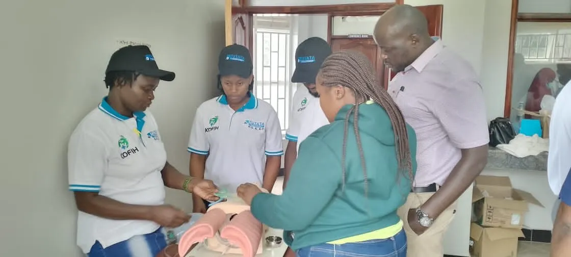 stabilization of critically ill mothers and CPR at Kakuuto HC IV and in TUTATA at the EMS skills and simulation lab which was constructed at Masaka RRH with support from KOFIH