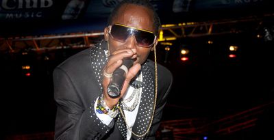 Mozey Radio, Sizzaman bury their sex beef