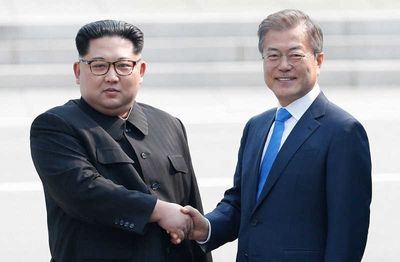 Historic Korean Handshake Takes World by Storm