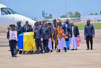 King Oyo Body Arrives: President Museveni Receives Fallen Tooro Monarch at Entebbe