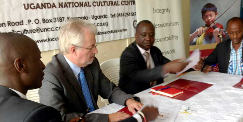 Cambridge schools and National Theater signing the MOU