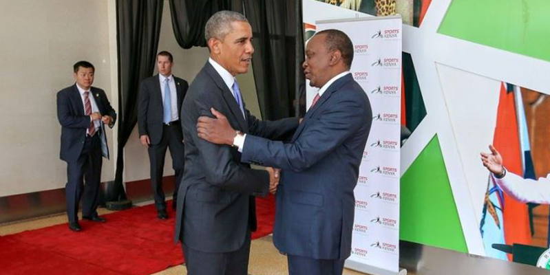 Kenya's President Uhuru Kenyatta welcomes US President Barack Obama in Kenya