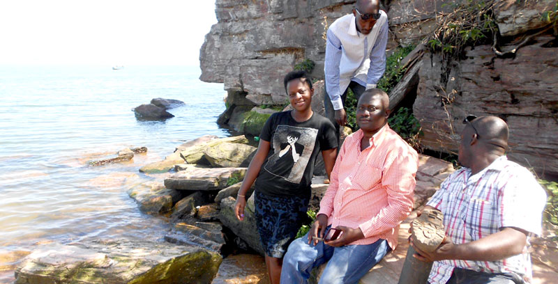 The group take pictures at one of the cliffs