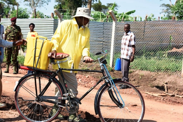 President Museveni involved in bottle irrigation in Luwero