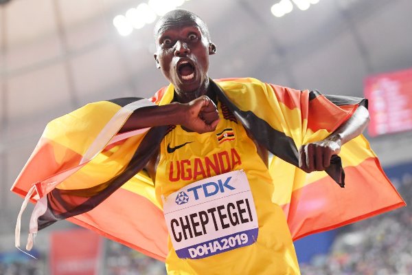 Joshua Cheptegei wins 10,000m Gold in Doha